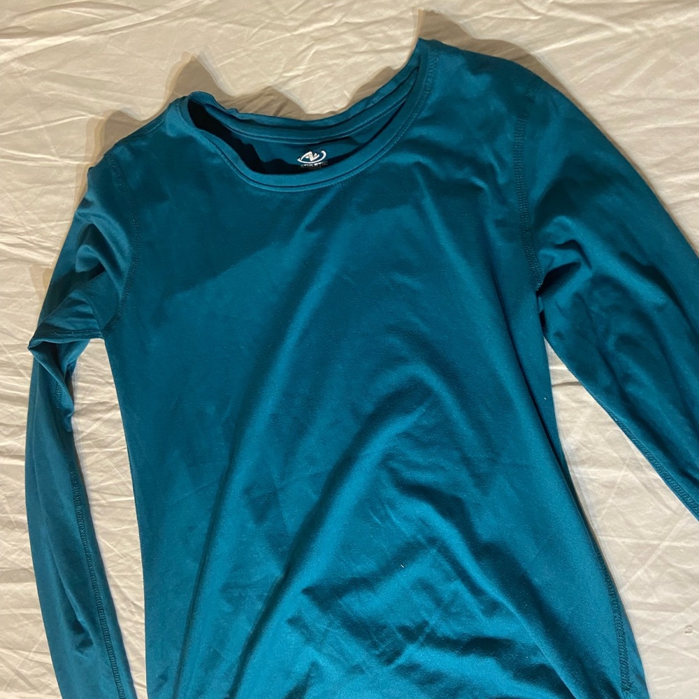 teal long sleeve workout top